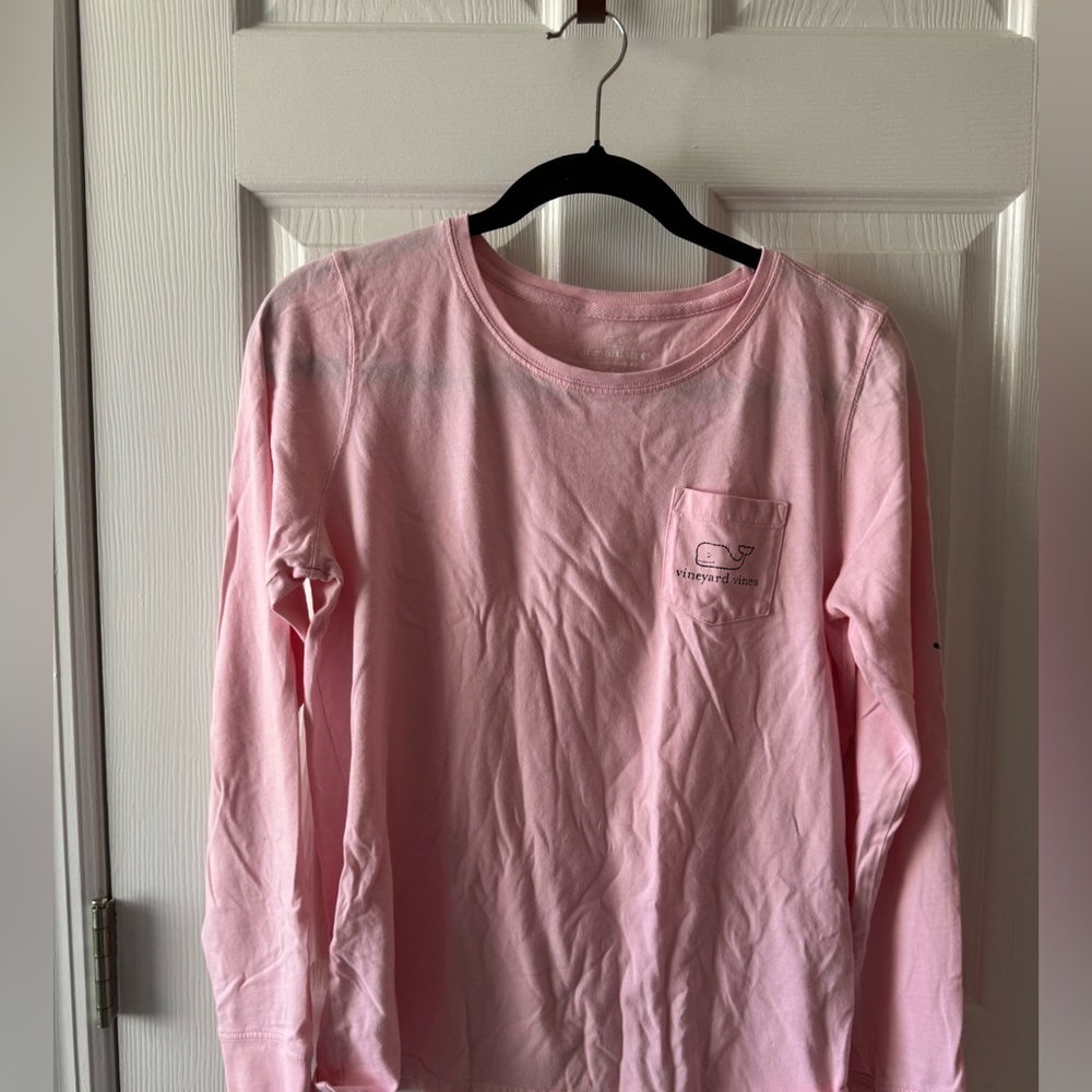Vineyard Vines Women’s Vintage Whale Pocket Tee
Size: Small
